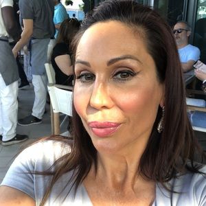 Meet your Posher, Jillian